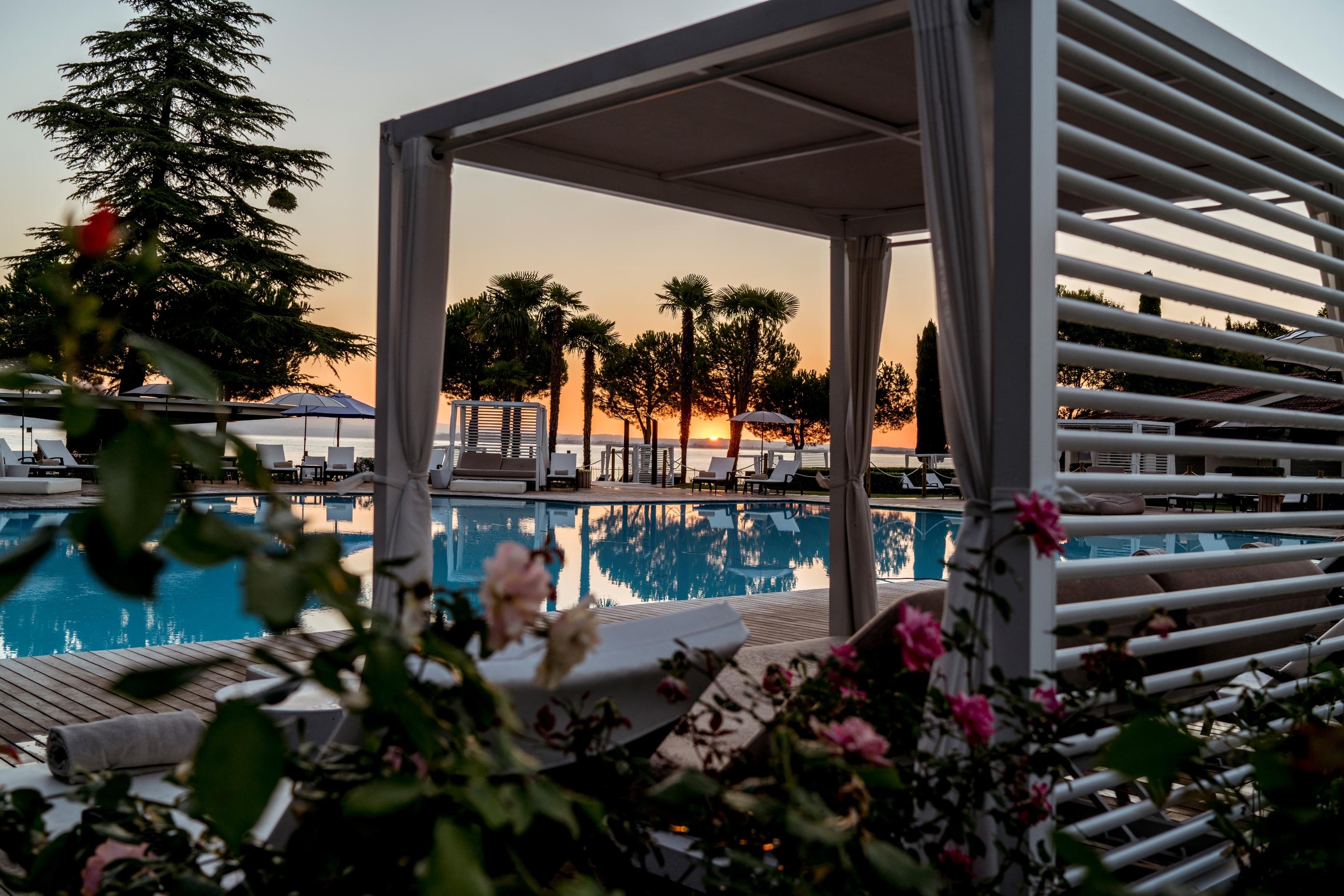 Splendido Bay Luxury Spa Resort Паденге-суль-Гарда Экстерьер фото